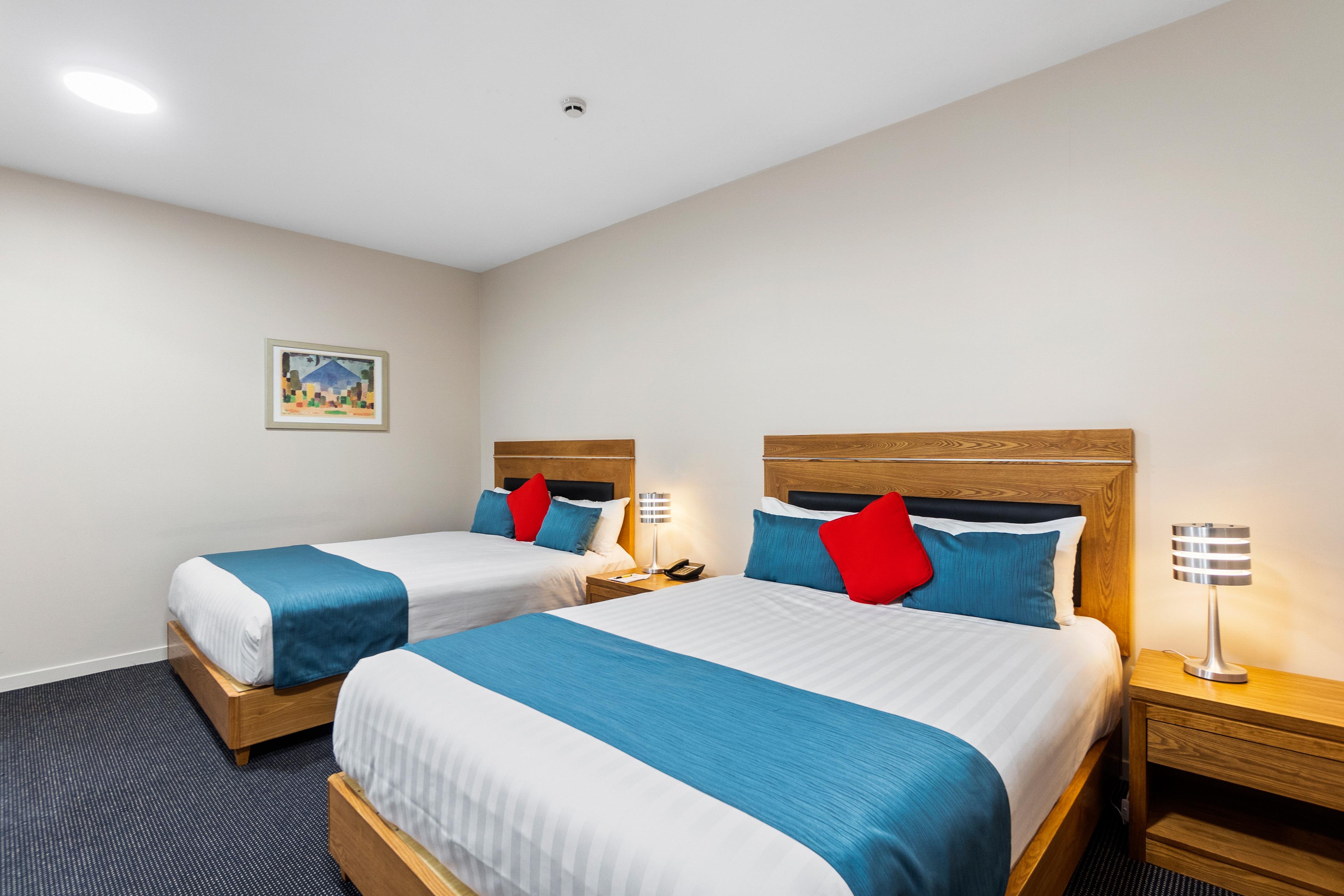 Ramada By Wyndham, Hamilton City Center Exterior foto